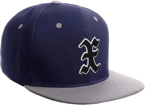 Vista 681 de Daxton Gorra clásica con visera de billete plano con letras del alfabeto inglés antiguo de la A a la Z