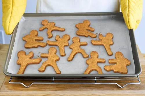 Vista 2 de Genuine Fred NINJABREAD Men - Cortadores de galletas, juego de 3