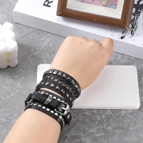 Vista 4 de Apausvcm 2 pulseras de piel sintética para hombres y mujeres, estilo vintage de los años 80, pulsera gótica ajustable negra con tachuelas