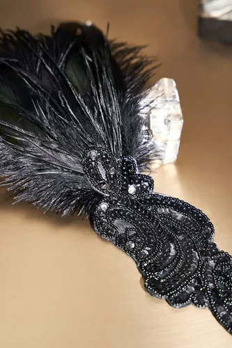 Vista 3 de BABEYOND Diadema tipo flapper de los años 20, accesorio de Gatsby de plumas negras