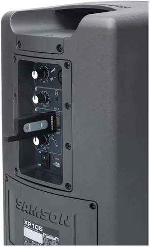 Vista 4 de Samson Expedition XP106w PA inalámbrico recargable alimentado por batería con Bluetooth + desinfectante de micrófono + parabrisas de espuma + cable