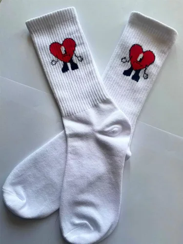 Vista 2 de Stuput 2 pares de calcetines con estampado de corazón, un verano sin ti, unisex, accesorios de conejo, regalo para fanáticos