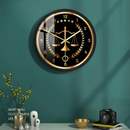 Vista 7 de Scale of Justice - Reloj redondo con marco de metal, funciona con pilas, de cuarzo, sin tictac, marco de aluminio negro, reloj de pared