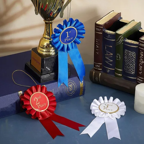 Vista 4 de MTLEE - Juego de 3 piezas de roseta de cinta de satén para participación, insignia de premios honoríficos, premios azules, rojos y blancos, medallas