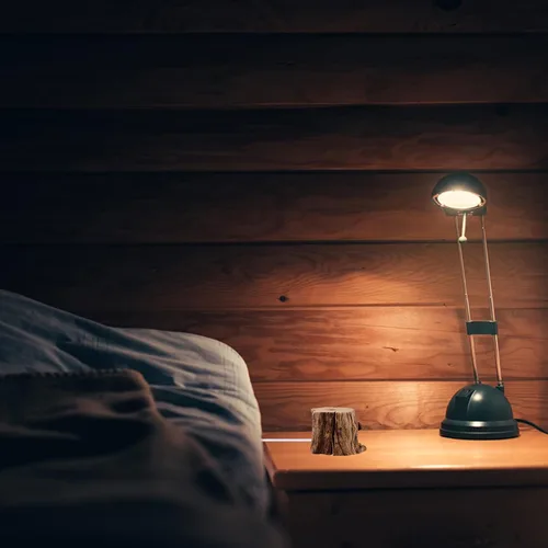 Vista 4 de VOSAREA Bola de cristal Base de madera Tocón de árbol Luz LED Luces de escritorio para oficina Soporte de mesa Soporte de mesa Soporte de bola
