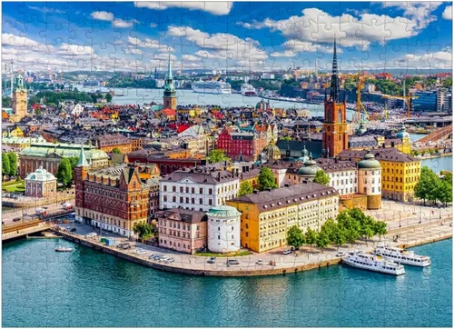 Vista 7 de MyPuzzle Stockholm Old Town (Gamla Stan) Cityscape from City Hall Square, Suecia, rompecabezas prémium de 100 piezas para adultos