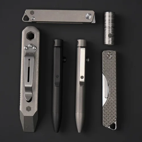 Vista 8 de KeyUnity KR00 EDC Barra de palanca de bolsillo Bit Bar de titanio Multiherramienta con clip de bolsillo