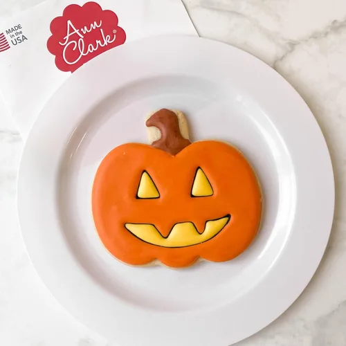 Vista 2 de Cortadores de galletas con forma de calabaza - 4 pulgadas - Acero estañado de los EE. UU.