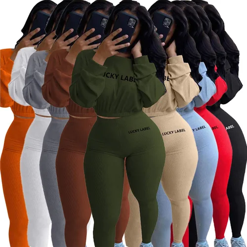 Vista 2 de IyMoo - Atuendo de 2 piezas para mujer con camiseta ombliguera de manga larga acanalada + pantalones deportivos largos y entallados