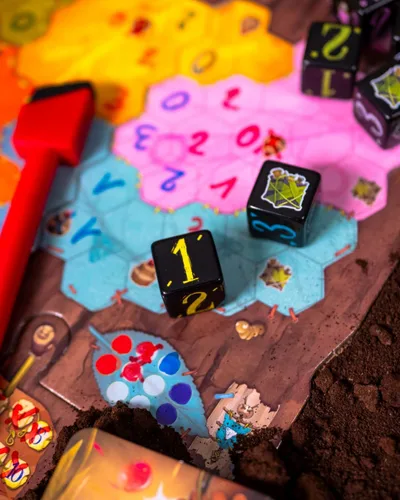 Vista 7 de Juego de mesa Marabunta: un juego de estrategia de dominación de colonia de hormigas. Divertido juego familiar para niños y adultos, a partir de 10