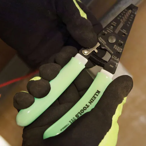 Vista 4 de Klein Tools 11055GLW Pelacables/cortador, fabricado en Estados Unidos, pelador/cortador Klein-Kurve, sólido de 10-18 AWG, cable trenzado de 12-20