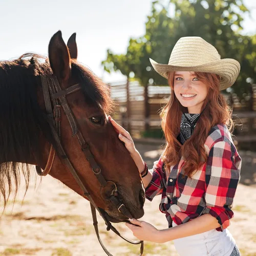 Vista 5 de Unittype Juego de 6 sombreros de vaquero de paja con bandanas, paquete de accesorios de fiesta de vaquero, disfraz clásico de sombrero de vaquero
