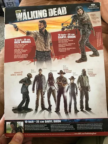Vista 4 de Walking Dead Daryl Dixon Bloody Variant - Figura de sobreviviente de 10 pulgadas