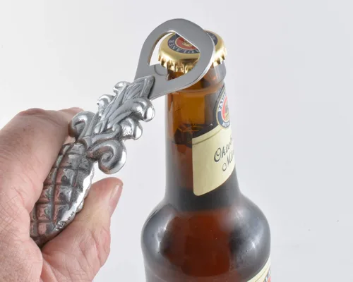 Vista 5 de Arthur Court Abrebotellas de cerveza de piña de aluminio 3D duradero, hospitalidad tropical de 6 pulgadas de largo, perfecto para el día del padre