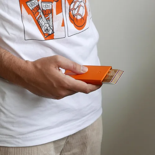 Vista 40 de ÖGON -DESIGNS- Tarjetero automático de aluminio, protección RFID contra fraude y desmagnetización, cartera delgada y minimalista para hombres