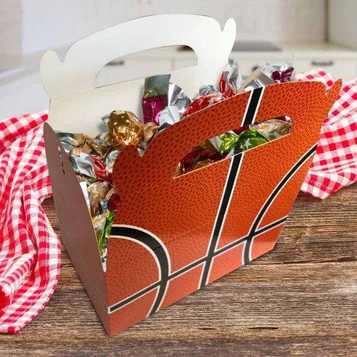 Vista 4 de ArtCreativity Bolsas de regalo de fiesta de baloncesto para dulces, galletas y deportes, cajas de recuerdos de fiesta temática de deportes, paquete