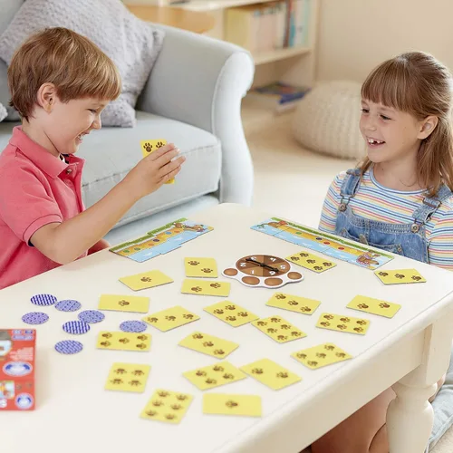 Vista 2 de Orchard Toys Spotty - Juego de perros salchichas, divertido juego de memoria y conteo, perfecto para niños a partir de 4 años, juego familiar