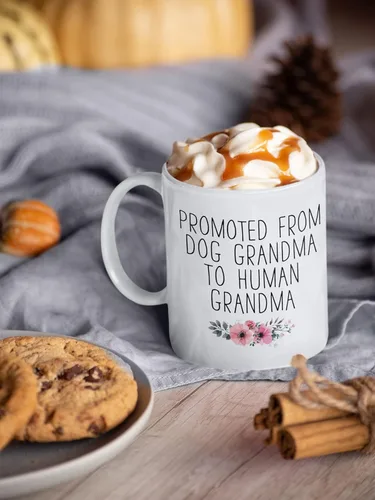 Vista 7 de Suchmugs Taza promocionada a la abuela, taza de café New Nana de 11 onzas, sorpresa para revelar el bebé, anuncio de embarazo de abuela por primera