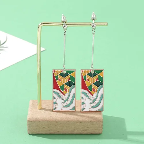 Vista 5 de Kimetsu no Yaiba Tanjiro - Aretes de anime Hanafuda - Regalos de cosplay para hombres mujeres y niñas niños Zinc No es una piedra preciosa