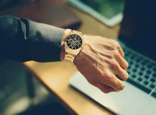 Vista 6 de Reloj de acero inóxidable dorado con cristales estilo clásico para hombre Fq-005