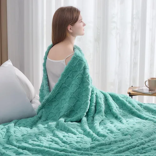 Vista 465 de NEWCOSPLAY Manta súper suave de franela sedosa de alta calidad con diseño de punto gofre 3D, ligera, para uso en todas las estaciones