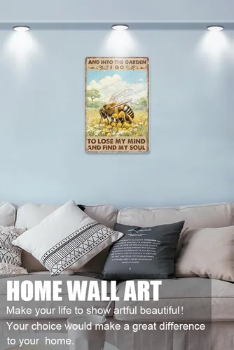Vista 2 de Letrero de metal vintage con texto en inglés «And Into The Garden I Go to Lose My Mind and Find My Soul» de estilo vintage de abejas para pared