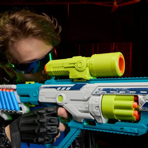 Vista 6 de Nerf Rebel Ops Deadeye Blaster, 24 dardos de espuma Nerf Elite, Shieldstock y accesorios de barril de alcance, juguetes de regalo para niños, a