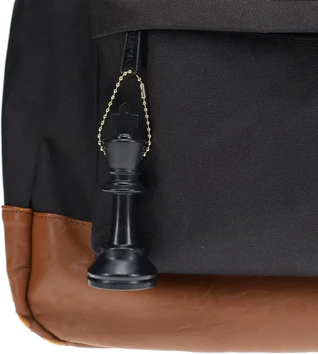 Vista 4 de WE Games Llavero de juego de ajedrez a granel, 17 piezas de plástico negro con cadena, llavero, accesorios lindos para hombres, llaves de coche