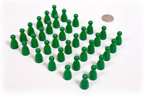 Vista 2 de Peones de plástico: juego de 36 piezas de juego de mesa de color verde