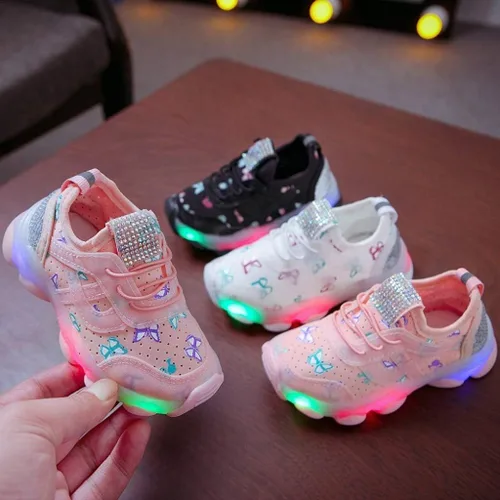 Vista 2 de Tenis deportivos para correr para niñas pequeñas con luz LED de cristal de mariposa y luz LED