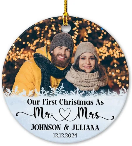 Vista 9 de Adorno personalizado de primera Navidad juntos para parejas, adornos acrílicos navideños, regalos de recuerdo para parejas, novio, novia