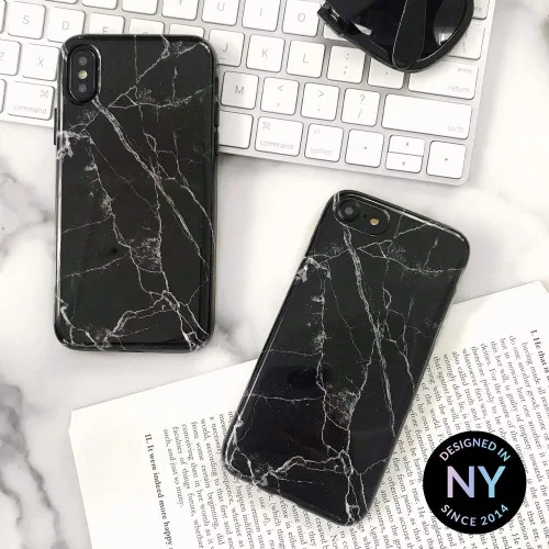 Vista 2 de Velvet Caviar - Funda compatible con iPhone XS.