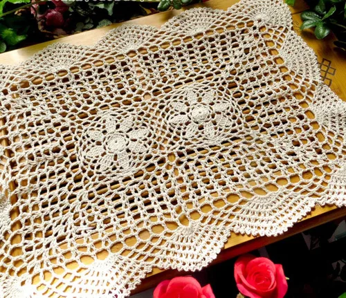 Vista 2 de Laivigo Nuevo mantel rectangular hecho a mano con encaje de algodón de ganchillo, 2 unidades, 12 x 19 pulgadas, beige