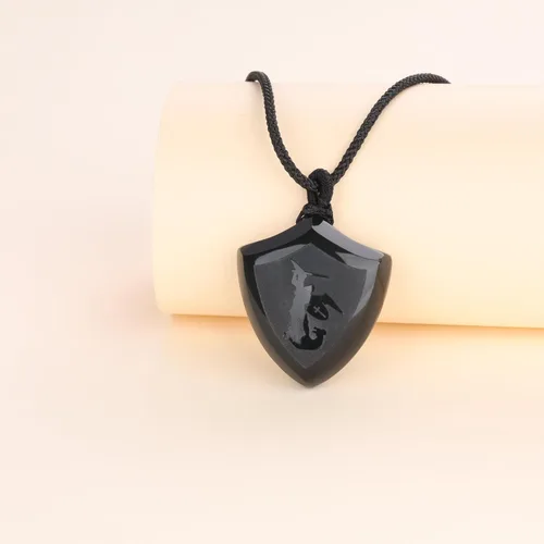 Vista 4 de COAI Collar de amuleto con colgante de escudo de obsidiana negra