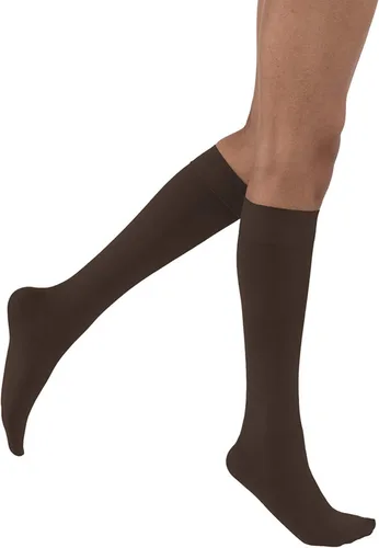 Vista 6 de JOBST 115132 BSN Medical Calcetines de compresión opacos, altura hasta la rodilla, 20-30mmHg, puntera cerrada, pequeños, color negro clásico