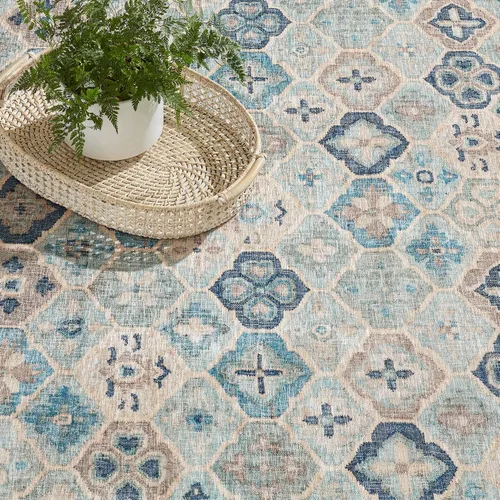 Vista 4 de Dash & Albert Alfombra Pali Blue lavable a máquina, 2 x 3 pies, patrón geométrico azul