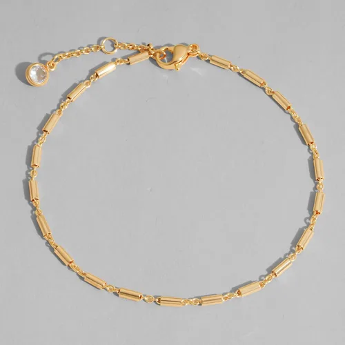 Vista 4 de Dremmy Studios Pulsera de oro para mujer, chapada en oro de 18 quilates, delicado clip de circonita cúbica, disco de moneda, estrella, cable