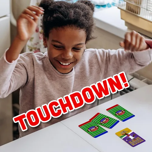 Vista 7 de Fourth Down Juego de cartas de fútbol para niños y familias Juego deportivo de ritmo rápido para niños de 8 a 12 años Regalo de cumpleaños
