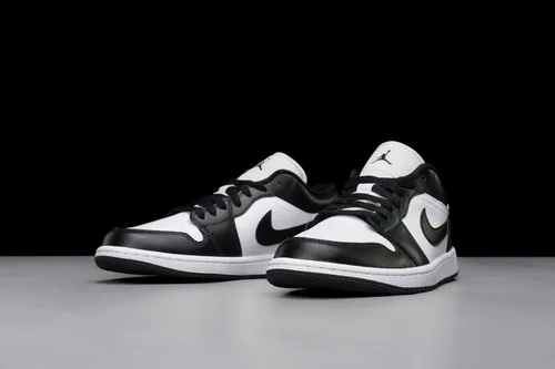 Vista 3 de Nike Women's Air Jordan 1 Low Sneaker