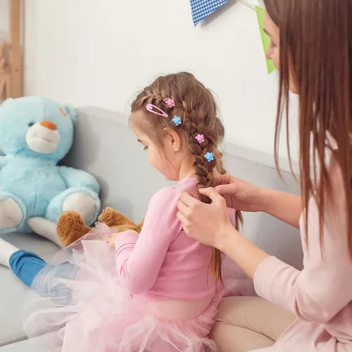 Vista 5 de 780 piezas de bandas elásticas transparentes para el cabello, mini pinzas para el cabello, bandas de goma, kit de lazos para el cabello con caja