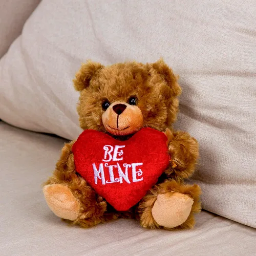 Vista 5 de Plushland Oso de Peluche Mocha Corazón - Sé Mío - Oso de Peluche para Niños y Adultos - Almohada de Corazón Bordado - Marrón - 6 pulgadas
