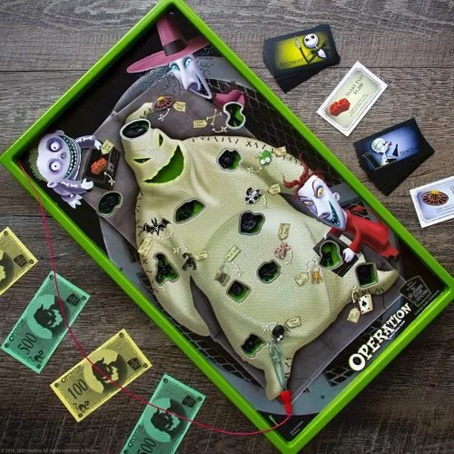 Vista 4 de Operación: Juego de mesa Disney Pesadilla Antes de Navidad Juego de mesa coleccionable Con Oogie Boogie y arte de Pesadilla Antes de Navidad