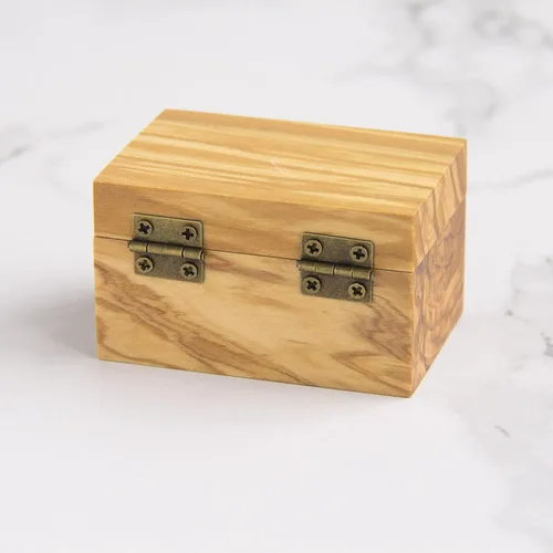 Vista 4 de Caja de anillo de compromiso de madera rústica Caja de anillo de madera maciza de olivo para almacenamiento de anillos de boda de propuesta
