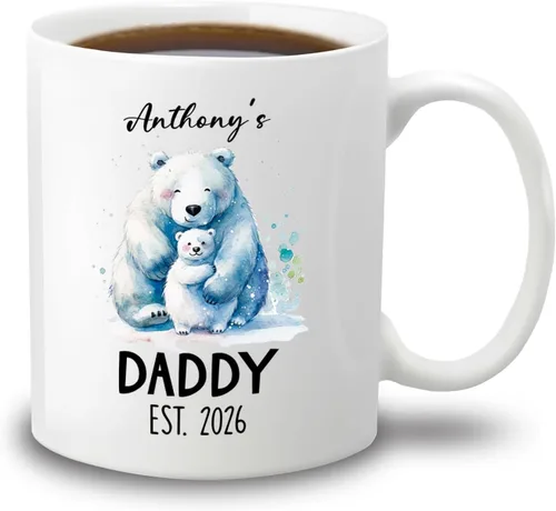 Vista 18 de Taza de café personalizada con nombre y año, taza de cerámica blanca personalizada para bebé, regalo único de taza de café con anuncio de embarazo