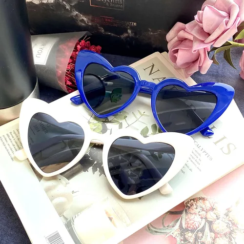 Vista 7 de LADY&HOME 10 pares de lentes de sol en forma de corazón, gafas de sol de despedida de soltera con forma de corazón, suministros para regalos de Azul