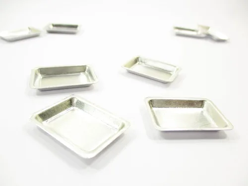 Vista 5 de Casa de muñecas Accesorios en miniatura 4 bandejas de lata pequeñas #S Suministro para panadería Dijes Deco - 8178 Mini tin metal trays lot, small
