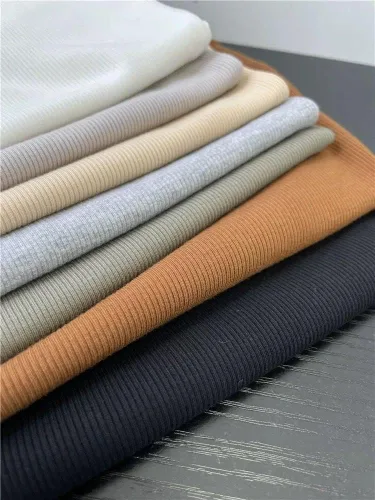 Vista 3 de GEMBERA Camiseta sin mangas para mujer, cuello alto, casual, básica, de algodón, acanalada, ajustada