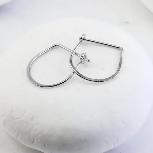 Vista 3 de Aretes de aro finos martillados, elegantes plata esterlina geométrica sólida, relleno de oro y relleno de oro rosa; para mujer por Lotus Stone