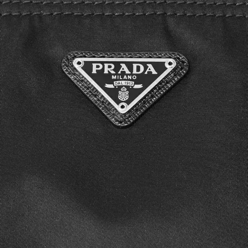 Vista 7 de Prada Vela Nylon Beauty Bag Estuche de maquillaje cosmético - Negro Silver-tone hardware Zipper closure Interior zipper pocket Dust bag and