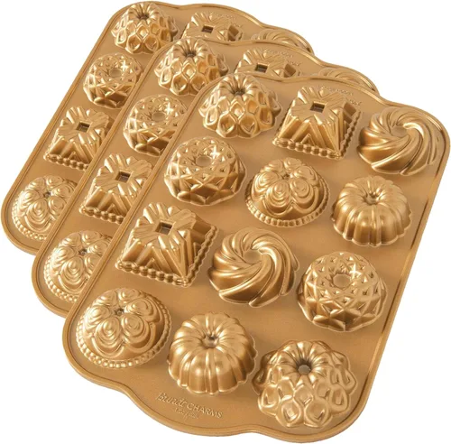 Vista 7 de Nordic Ware Charms Cast Bundt Pan, 1.2 Capacidad de la taza, Oro